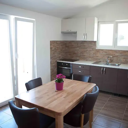Ostricka Luka 13709c Apartamento