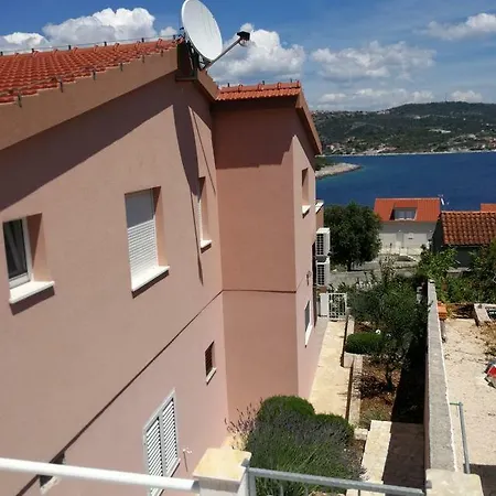 Ostricka Luka 13709c Rogoznica (Sibenik-Knin)