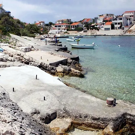 Ostricka Luka 13709c Rogoznica (Sibenik-Knin)